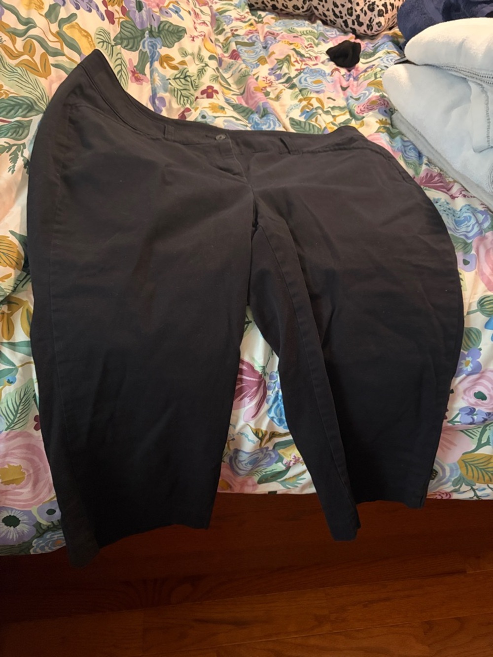 Classic Black Capri